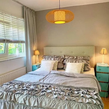 Holiday home Comfortable Ouddorp
